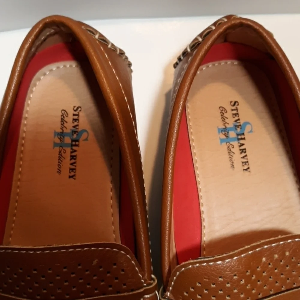Steve Harvey Celebrity Edition sz 2 loafers